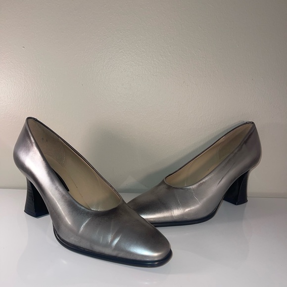 nuova donna Shoes Nuova Donna Gunmetal Pumps Poshmark